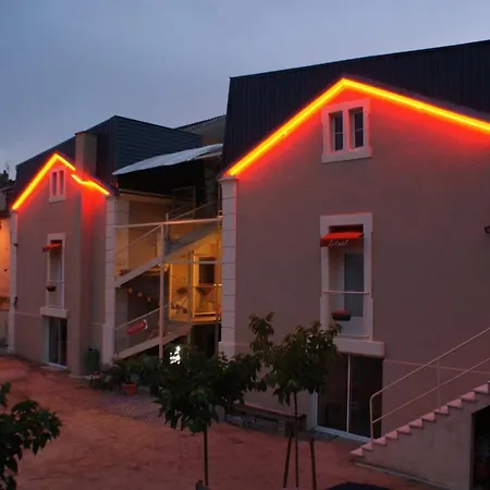 Le Castel Hotel